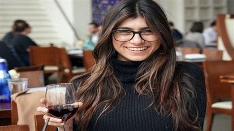 Mia Khalifa auctions glasses from her adult films to support Lebanon.